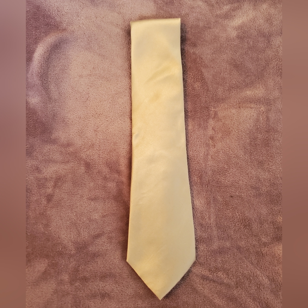 NWOT Calvin Klein Silk Silver Gray Tie